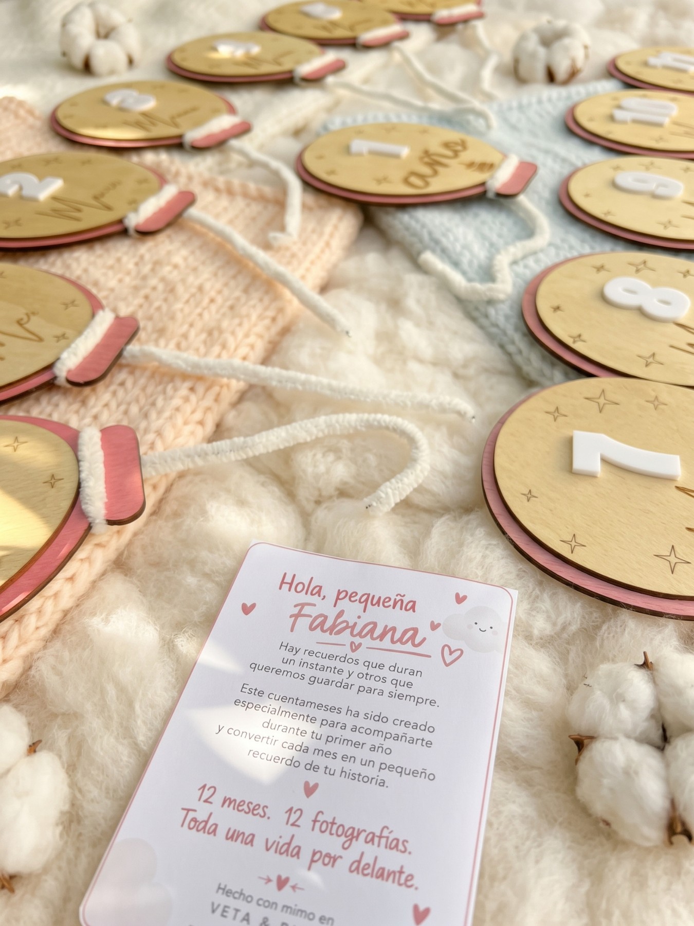 Cuentameses personalizados de madera con forma de globo aerostático